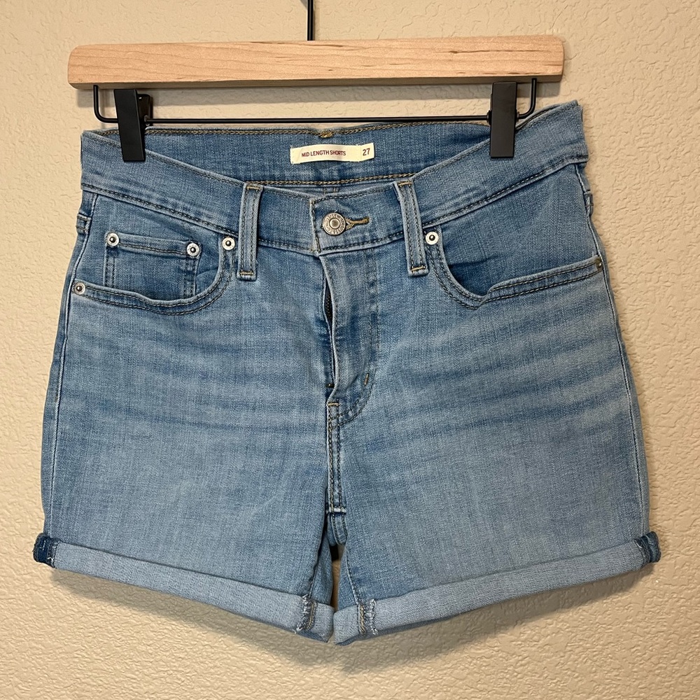Levi mid-length short